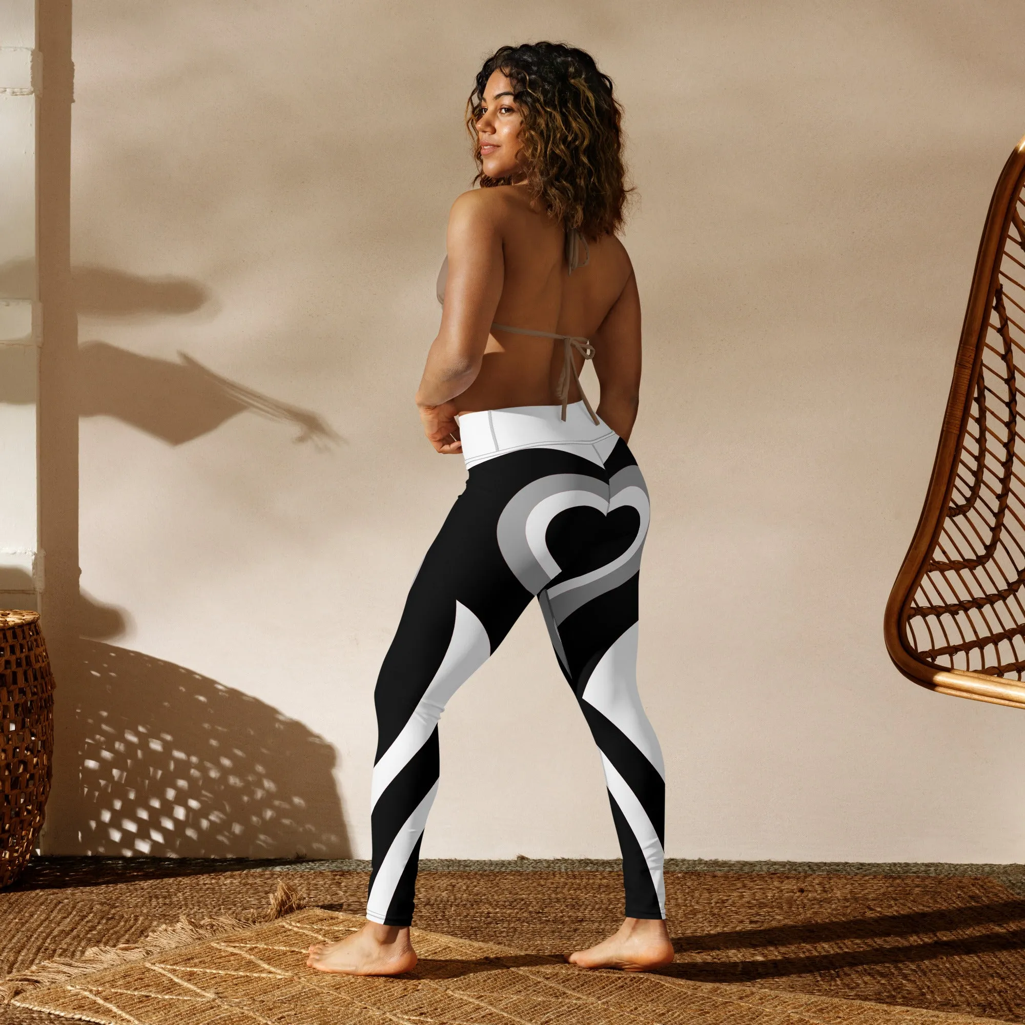 Black & White Heart Shaped Tunnel Yoga Leggings