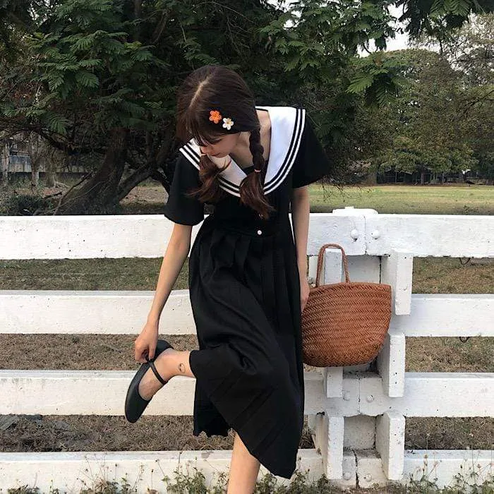 Navy Style Short Sleeved Pleat Dress