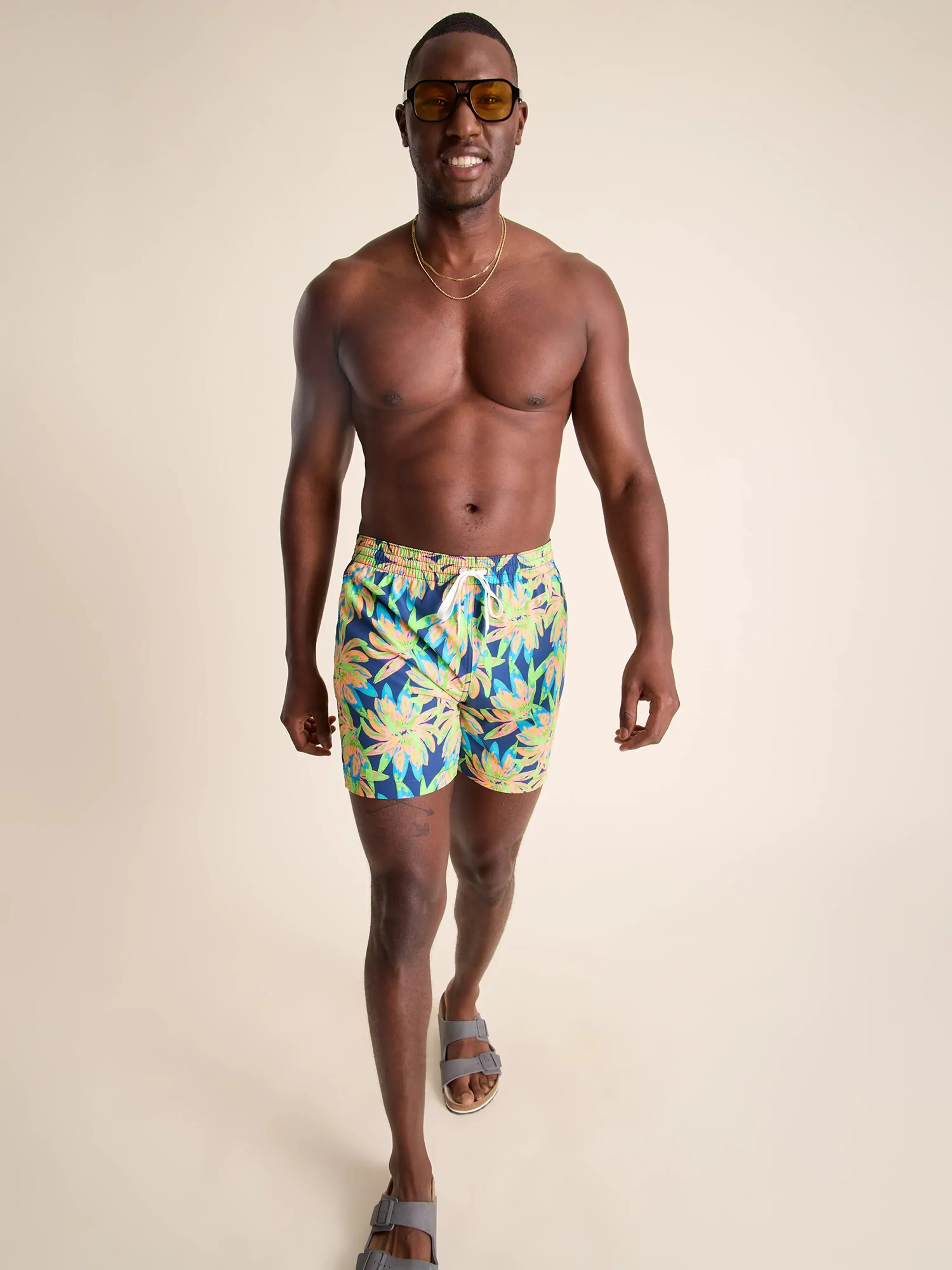 The Ocean Flowers 5.5" (Classic Lined Swim Trunk)